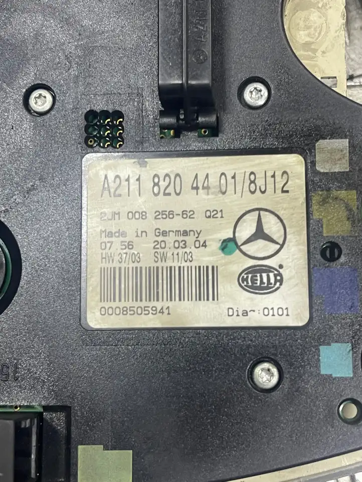 Mercedes-Benz E W211 (2002 - 2009) A2118204401 Передняя подсветка — фото 6