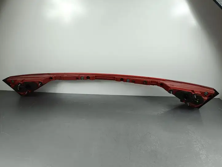 Kia Stinger (2017 - ) Задний фонарь в крышке багажника — фото 5