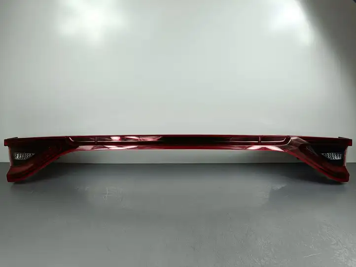 Kia Stinger (2017 - ) Задний фонарь в крышке багажника — фото 15