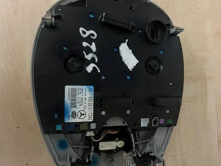 Mercedes-Benz E W211 (2002 - 2009) A2118205201 Передняя подсветка — фото 6