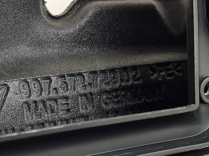Porsche 911 997 (2004 - 2013) 99757272902 Крышка микрофильтра воздуха — фото 7