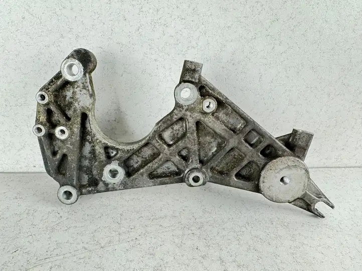 Audi A6 S6 C6 4F (2004 - 2008) 059130147H Кронштейн топливного насоса — фото 4