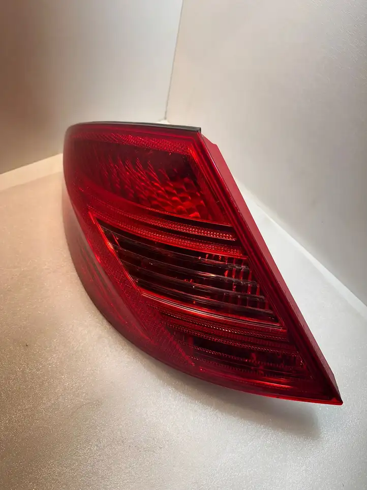 Mercedes-Benz CL C216 (2007 - 2014) A2168201164 Задний фонарь в кузове — фото 1