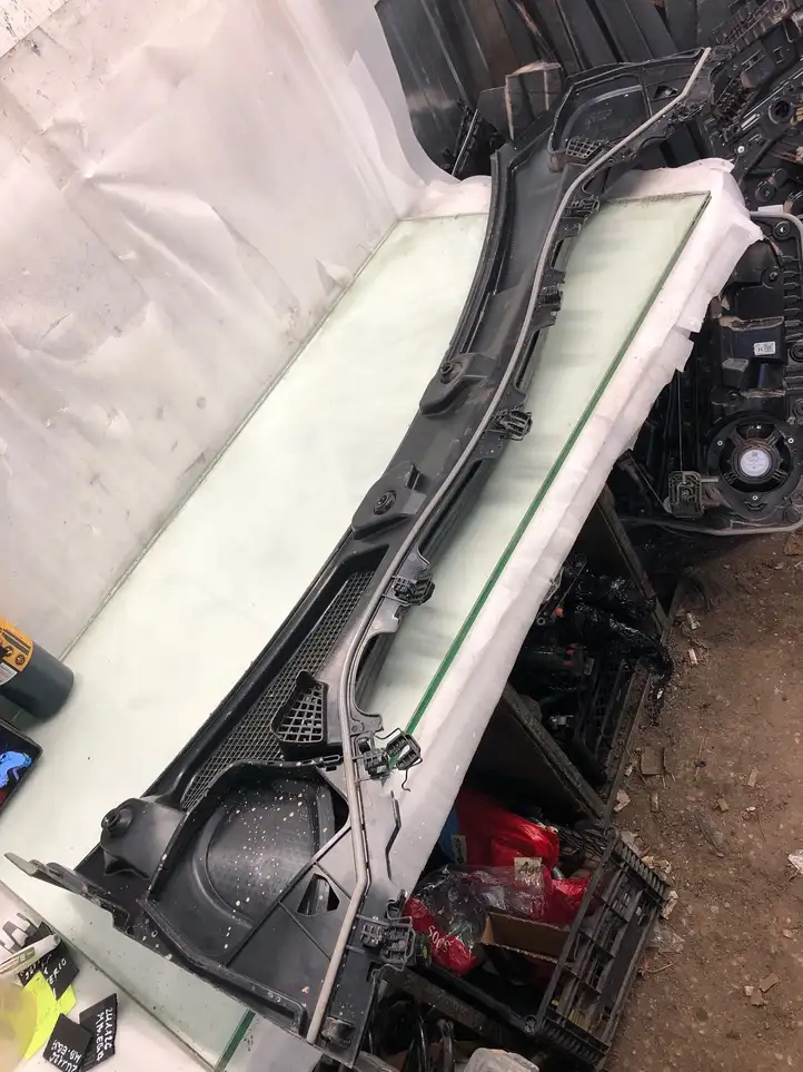 Mercedes-Benz EQA (2021 - ) A2478302800 Жабо стеклоочистителей — фото 3