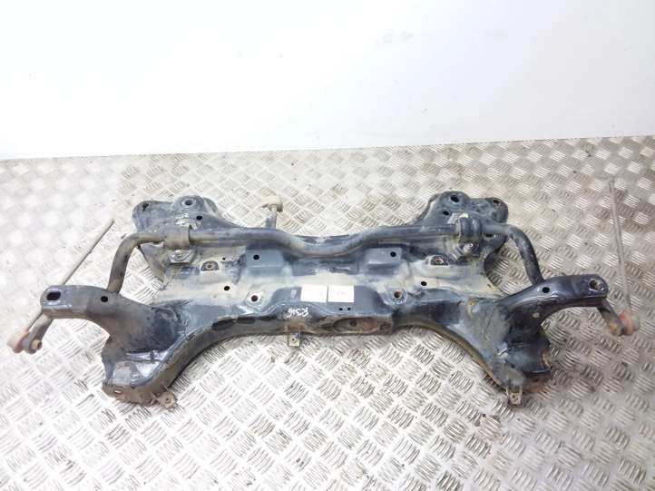 62401A6800 Hyundai i30 Priekinis traversas