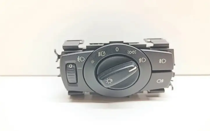 BMW 3 E90 E91 (2005 - 2012) 6932792 Включатель фонарей — фото 1