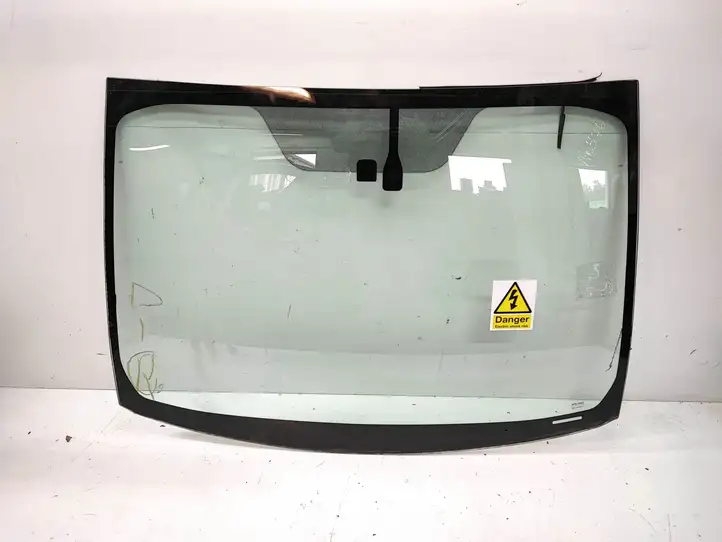 Toyota Prius (XW30) (2009 - 2015) 43R000713 Переднее стекло — фото 1