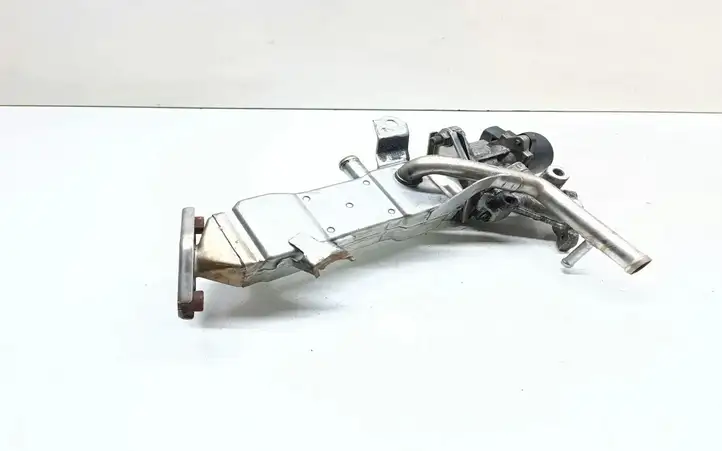 Toyota Prius (XW30) (2009 - 2015) 2562037110 Охладитель клапана EGR — фото 2