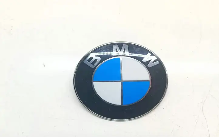 BMW 3 E90 E91 (2005 - 2012) 8132375 Эмблема автомобиля — фото 1