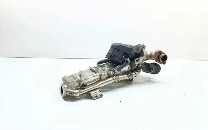 BMW 3 F30 F35 F31 (2012 - 2018) 8476993 Охладитель клапана EGR — фото 2