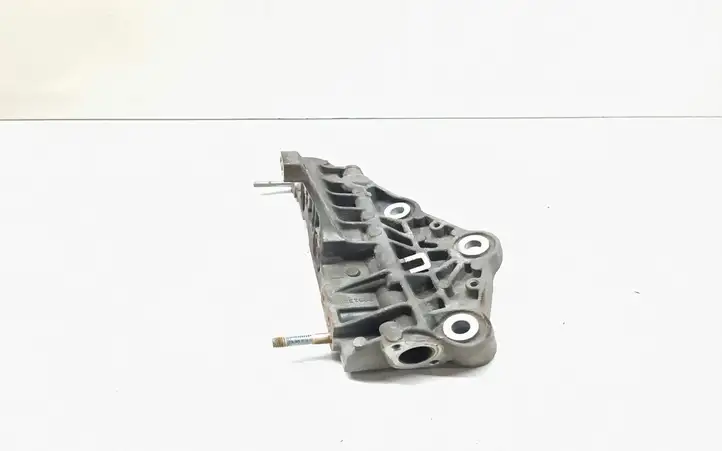 Jeep Grand Cherokee (2010 - 2021) 90513247G Кронштейн охладителя EGR — фото 1
