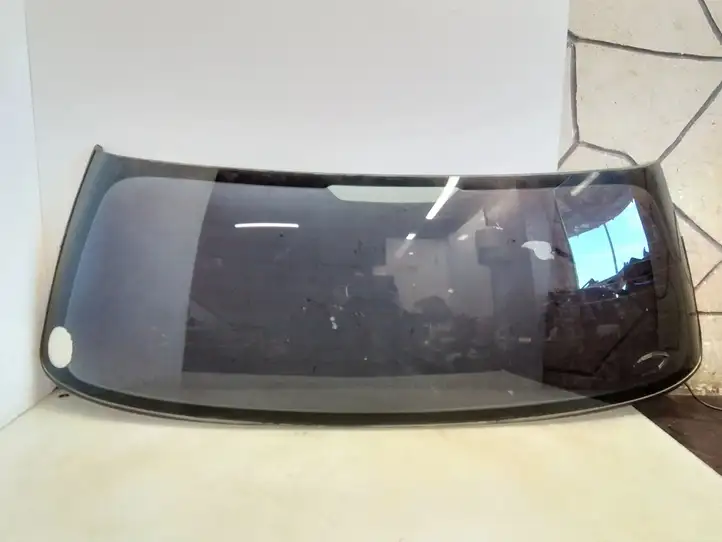 Toyota Avensis Verso (2004 - 2009) 43R00122 Заднее стекло — фото 1