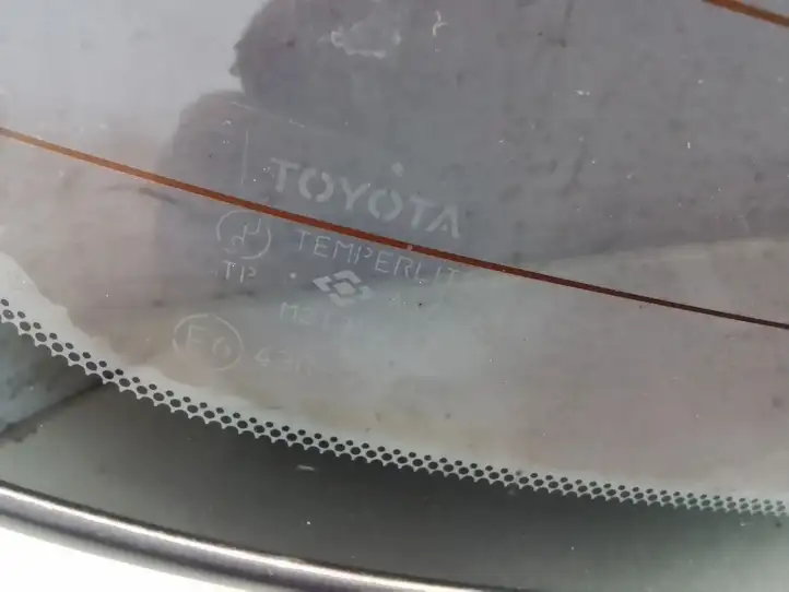 Toyota Avensis Verso (2004 - 2009) 43R00122 Заднее стекло — фото 2