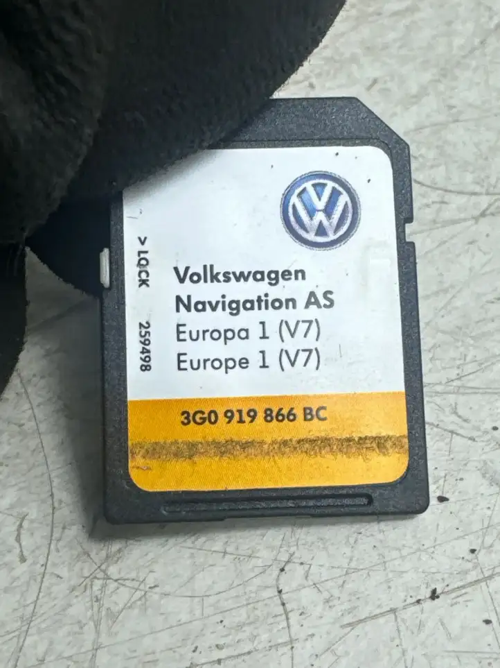 Volkswagen Golf VII (2013 - 2019) 3G0919866BC Навигационные карты CD/DVD — фото 3