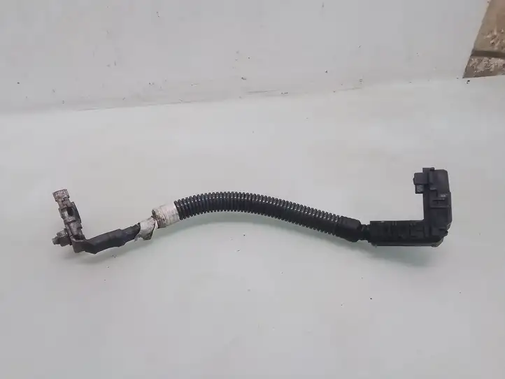 Toyota Auris 150 (2006 - 2012) 8282320100 Плюсовой провод аккумулятора — фото 2