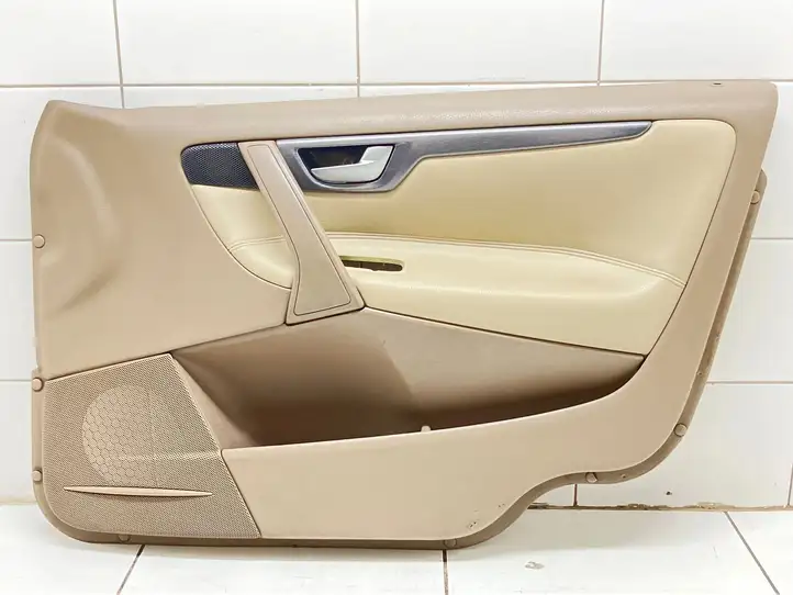 Volvo S60 (2004 - 2010) 39990469 Обшивка передней двери — фото 1