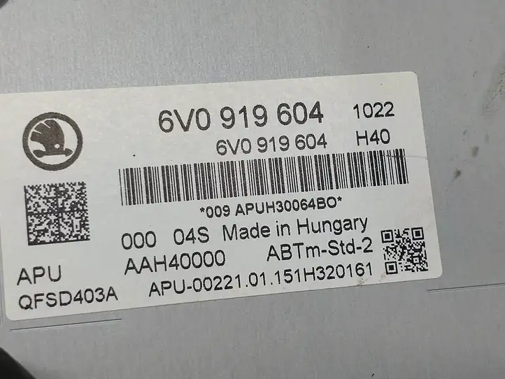 Skoda Fabia Mk3 (NJ) (2015 - 2021) 6V0919604 Магнитола / мультимедийная система — фото 2