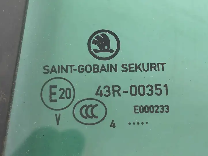 Skoda Fabia Mk3 (NJ) (2015 - 2021) 6v9845213 Форточка двери — фото 4