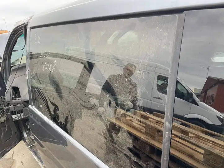 Mercedes-Benz Vito W447 (2014 - ) 43R-004536 Боковое стекло в середине кузова — фото 1