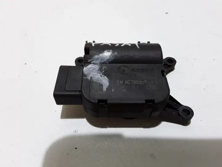 Volkswagen PASSAT B6 (2005 - 2010) 1K0907511J Двигатель задвижки потока воздуха — фото 1