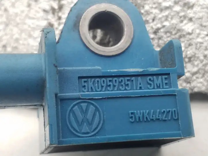 Volkswagen Jetta VI (2011 - 2018) 5K0959351A Датчик удара SRS — фото 3