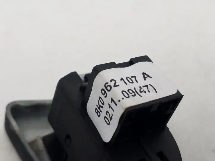 Audi A4 S4 B8 8K (2007 - 2011) 8K0962107A Кнопка закрытия крышки багажника — фото 3