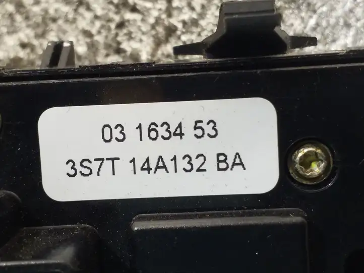 Ford Mondeo Mk III (2000 - 2007) 3S7T14A132BA Блок кнопок стеклоподъемников — фото 3