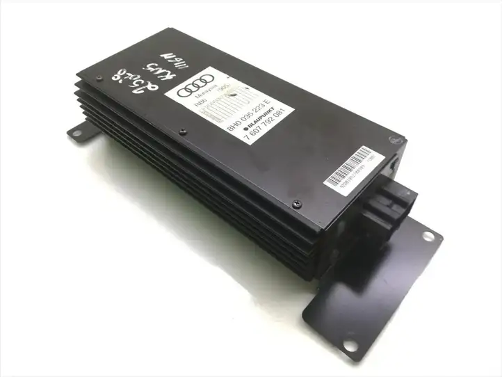 Audi A4 S4 B8 8K (2007 - 2011) 8H0035223E Усилитель звука — фото 1