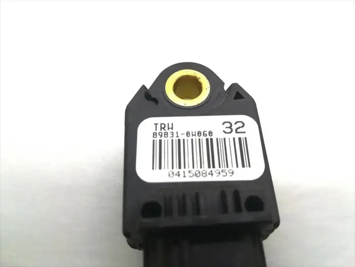 Toyota Avensis T270 (2012 - 2015) 89831-02100 Датчик удара SRS — фото 5