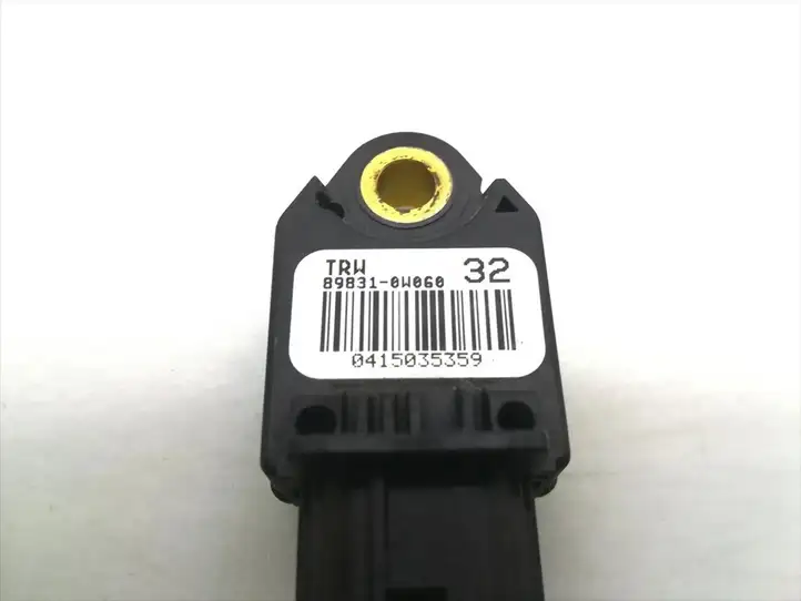 Toyota Avensis T270 (2012 - 2015) 89831-02100 Датчик удара SRS — фото 5