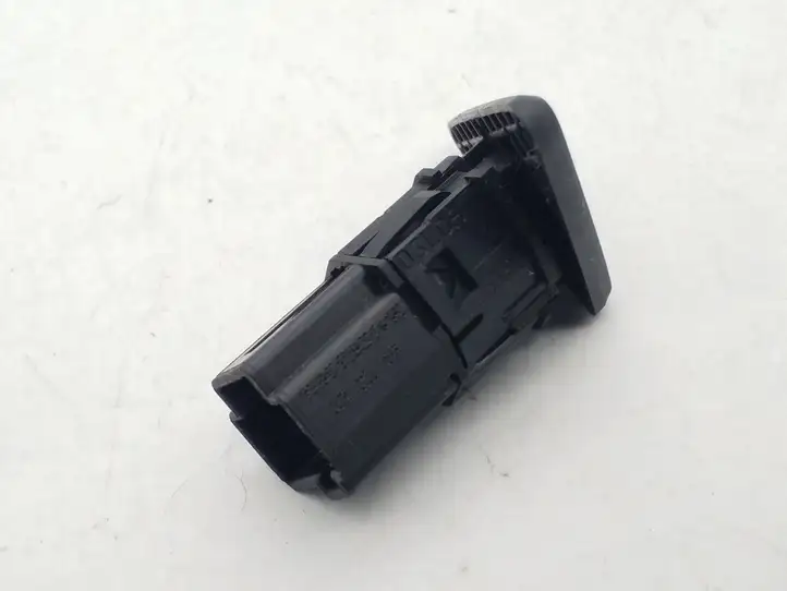Ford Focus (1998 - 2004) 98AG19B514AE Кнопка закрытия крышки багажника — фото 3