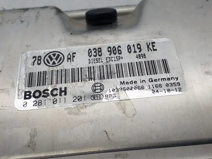 Volkswagen PASSAT B5.5 (2001 - 2005) 038906019KE Блок управления двигателем (ECU) — фото 3