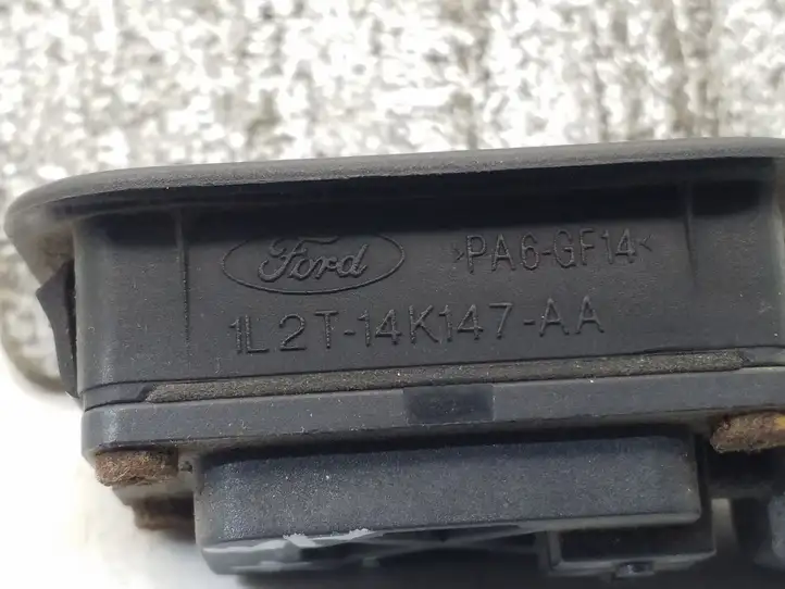 Ford Explorer (2005 - 2010) 1L2T14K147AA Кнопка закрытия крышки багажника — фото 4