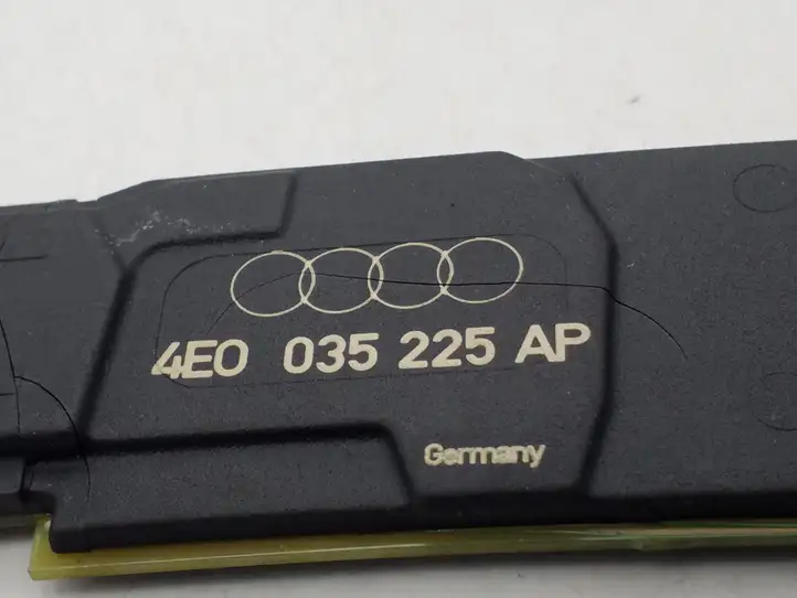 Audi A8 S8 D3 4E (2005 - 2007) 4E0035225AP Усилитель антенны — фото 2