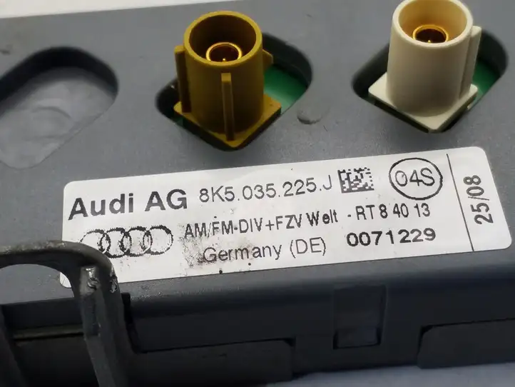 Audi A4 S4 B8 8K (2007 - 2011) 8K5035225J Усилитель антенны — фото 3
