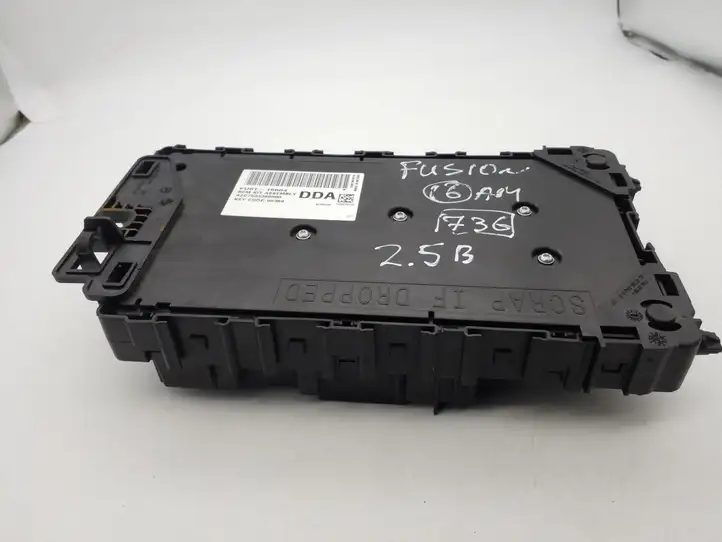 Ford Fusion II (2013 - ) FU5T15604DDA Блок управления электропитанием — фото 2
