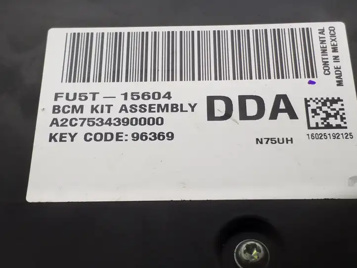 Ford Fusion II (2013 - ) FU5T15604DDA Блок управления электропитанием — фото 3
