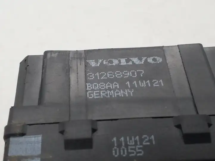 Volvo C30 (2010 - 2013) 31268907 Прочие блоки управления — фото 3