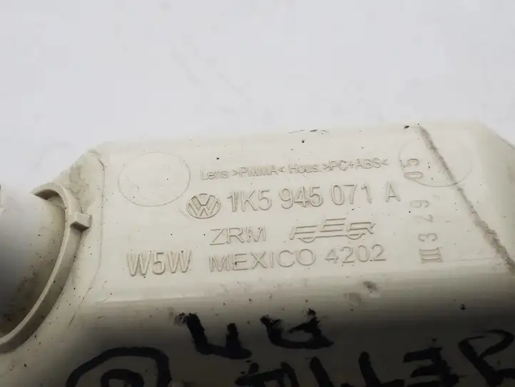 Volkswagen Jetta V (2005 - 2010) 1K0945071A Указатель поворота передний — фото 2