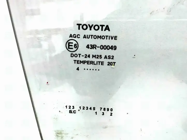 Toyota Auris E180 (2012 - 2018) 43R00049 Стекло передней двери — фото 4