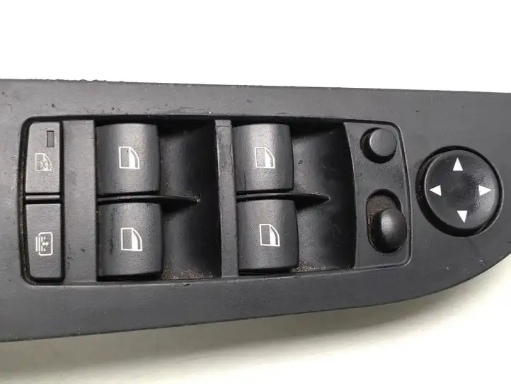 BMW 5 E60 E61 (2004 - 2010) 9122113 Кнопка стеклоподъемников — фото 2