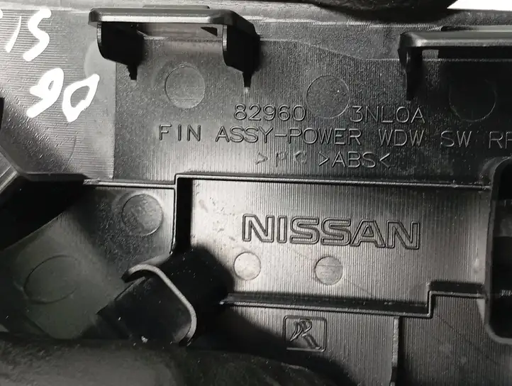 Nissan Leaf I (ZE0) (2010 - 2017) 829603NL0A Накладка кнопки стеклоподъемника — фото 5