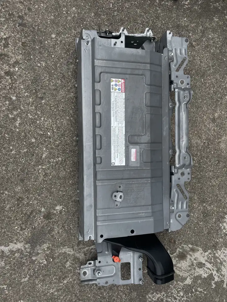 Toyota Auris E180 (2012 - 2018) Корпус аккумуляторной батареи — фото 1