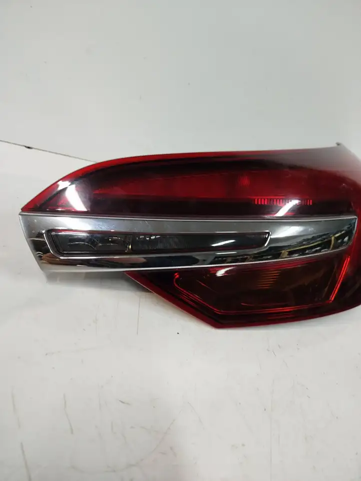 Opel Insignia A (2008 - 2017) 22756316 Задний фонарь в крышке багажника — фото 2