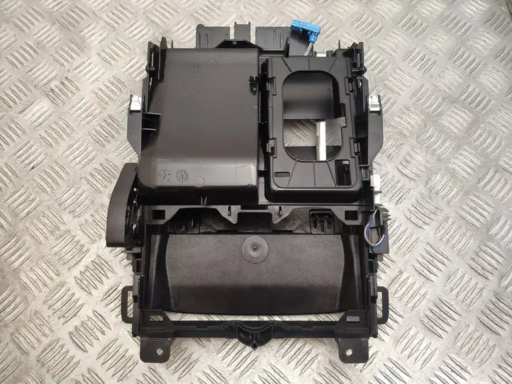 BMW X5 G05 (2018 - ) 9399863 Ящик центральной консоли — фото 16