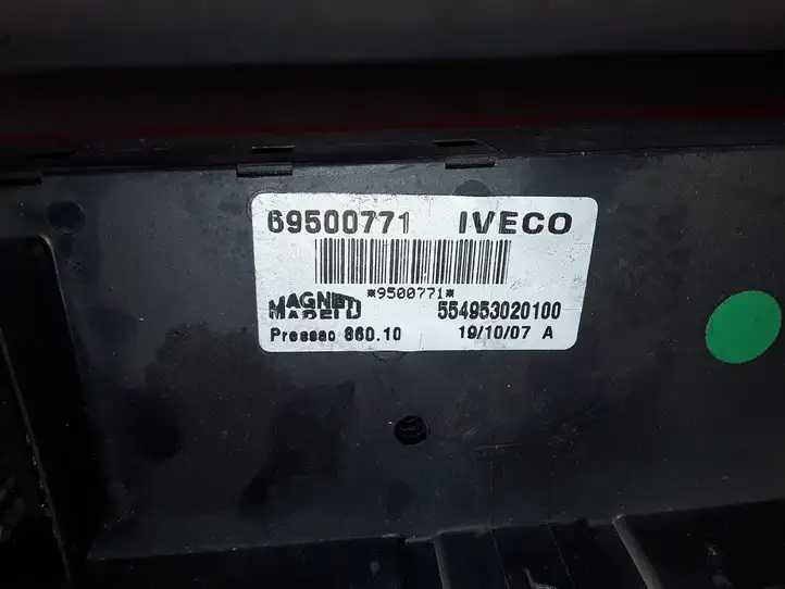 Iveco Daily Daily 35 - 40.10 (2001 - 2016) 69500771 Блок предохранителей — фото 2