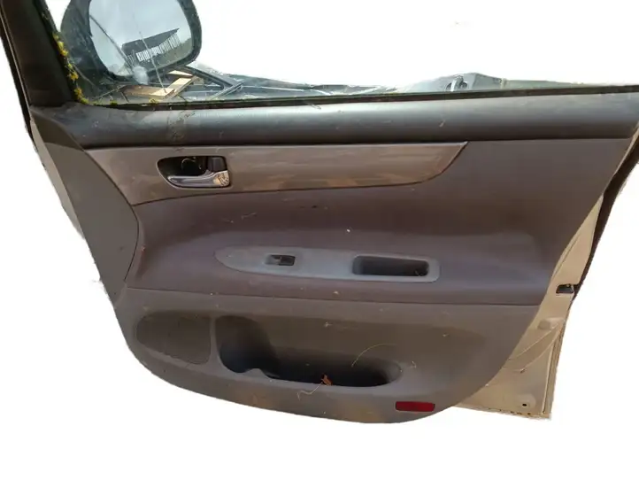 Toyota Avensis Verso (2001 - 2004) Дверь — фото 4