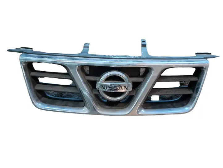 Nissan X-Trail T30 (2001 - 2007) 623108H700 Верхняя решетка радиатора — фото 1