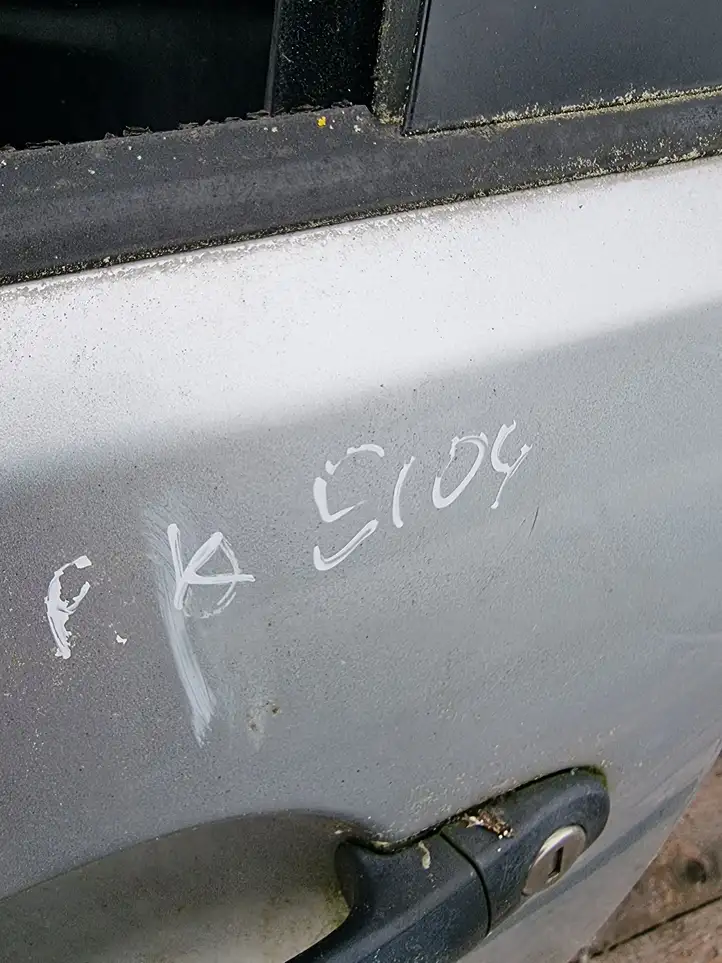Volkswagen Polo (2001 - 2005) Дверь — фото 2