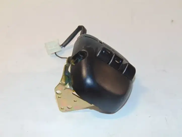 Toyota Yaris Verso (1999 - 2005) 8623013010 Кнопки на рулевом колесе — фото 4